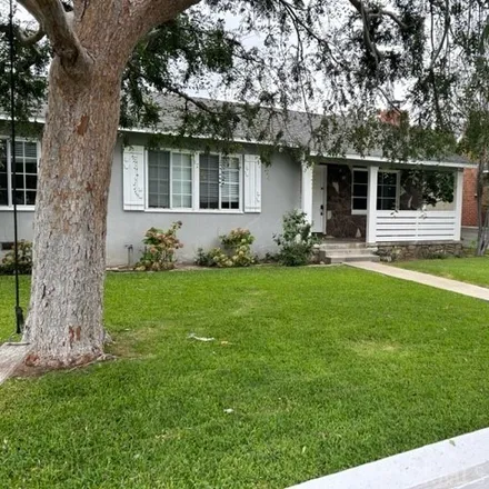 Rent this 3 bed house on 477 Broadway in Cliff Haven, Costa Mesa