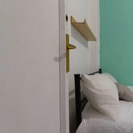 Rent this 4 bed room on Carrer del Segre in 08001 Barcelona, Spain