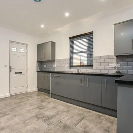 Rent this 2 bed townhouse on Caves Road in St Leonards, TN38 0BS