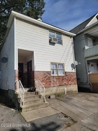 Buy this studio house on 753 Eastern Avenue in City of Schenectady, NY 12308