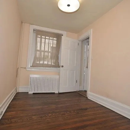 Rent this 3 bed townhouse on 12 Grove Street in New York, NY 10014