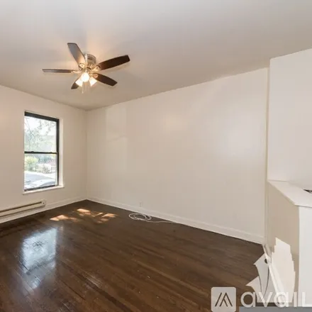 Image 1 - 3815 N Greenview Ave, Unit 1W - Apartment for rent