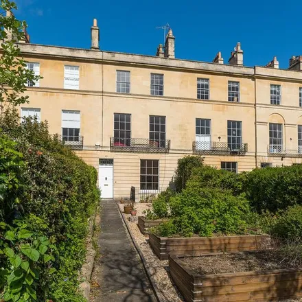 Rent this 5 bed townhouse on Nestmove in 2 London Road, Bath