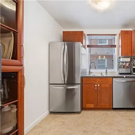 Image 4 - 1717 East 18th Street, New York, NY 11229, USA - Apartment for sale