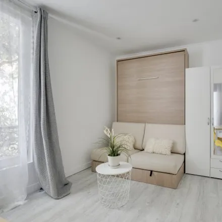 Rent this studio room on Colombes