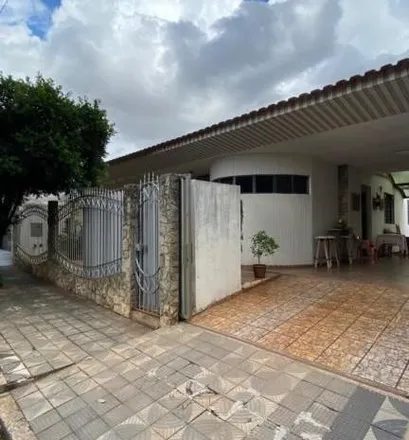 Buy this 3 bed house on Rua Luiz Messias Simino in Jardim América, Maringá - PR