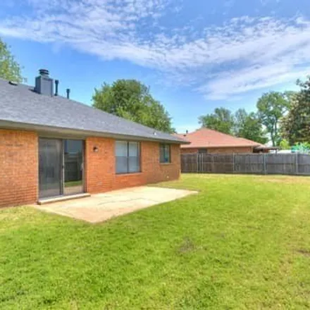 Image 3 - 210 Telstar Street, Norman, OK 73069, USA - House for sale