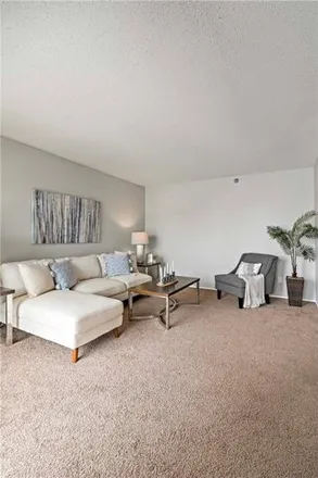 Image 2 - The Pointe of Saint Paul, 78 East 10th Street, Saint Paul, MN 55101, USA - Condo for sale