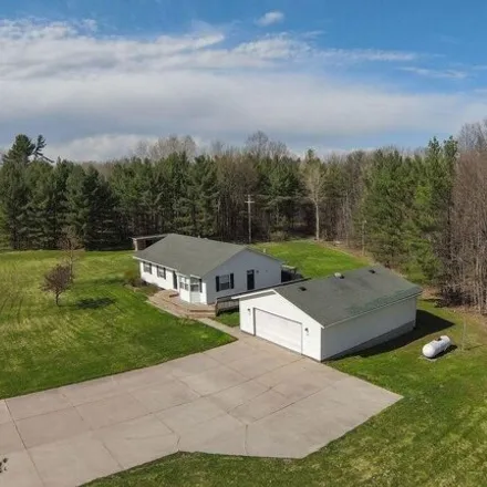 Image 3 - 8740 Northland Drive, Stanwood, Mecosta Township, MI 49346, USA - House for sale