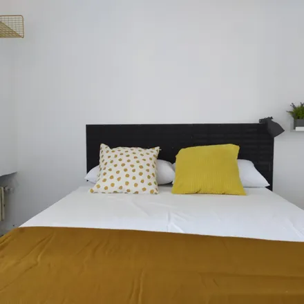 Rent this 8 bed room on Avenida de Portugal in 1, 28011 Madrid