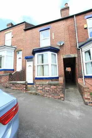 Rent this 4 bed townhouse on Hunter Hill Road in Sheffield, S11 8UE