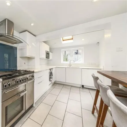 Image 4 - Mauritius Road, London, SE10 0EQ, United Kingdom - Townhouse for sale