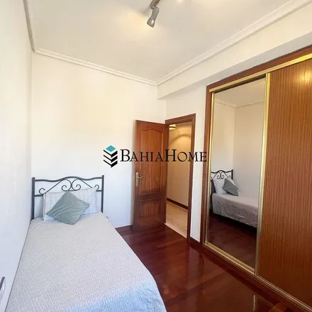 Rent this 2 bed apartment on Centro de Educación Infantil y Primaria Pancho Cossío in Barrio La Llana, 486