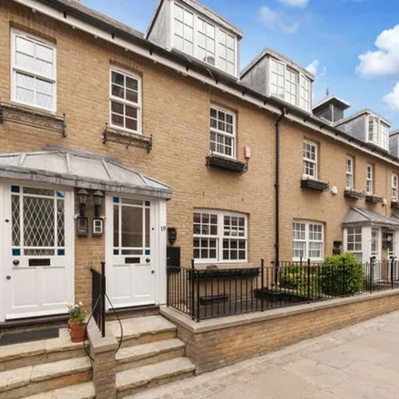 Rent this 3 bed townhouse on Chalk Farm Road in Maitland Park, London