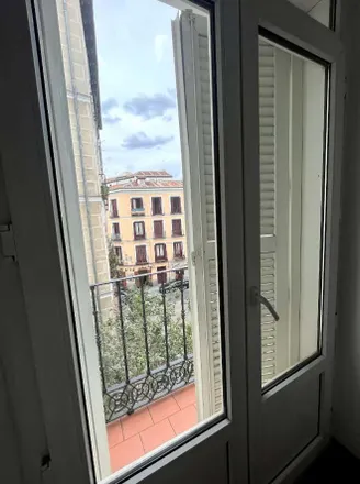 Rent this 6 bed room on Madrid in Calle Grafal, 7