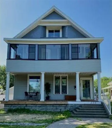 Buy this 4 bed house on Samuel Dearing House in 241 West George Street, Saint Paul