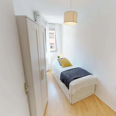 Rent this 5 bed room on 17 bis Rue Juliette Récamier in 69006 Lyon, France
