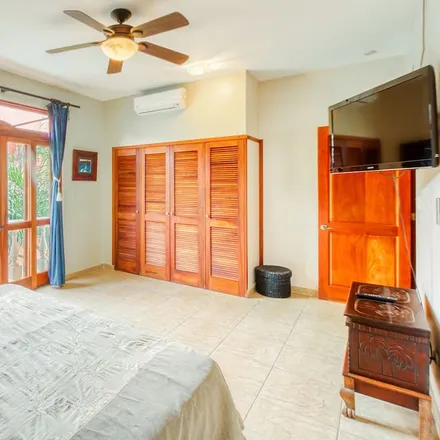 Rent this 3 bed apartment on Costa Rica