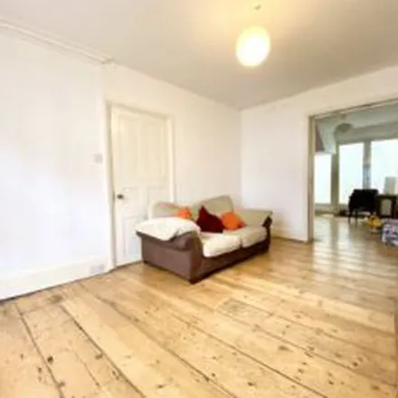 Image 2 - 9 Caledonia Place, Bristol, BS8 4DH, United Kingdom - Townhouse for rent