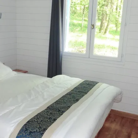 Rent this 3 bed house on 24290 La Chapelle-Aubareil