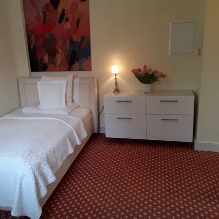 Rent this 1 bed apartment on Niedenau 9 in 60325 Frankfurt, Germany