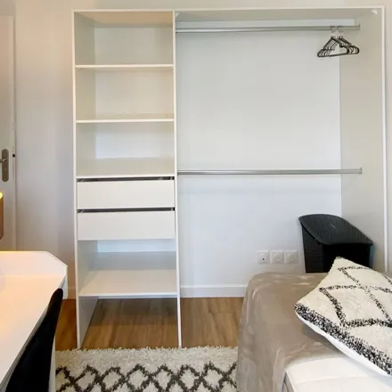 Rent this 1 bed apartment on 140 Route de Darnétal in Jardin Astéroïde, 76000 Rouen