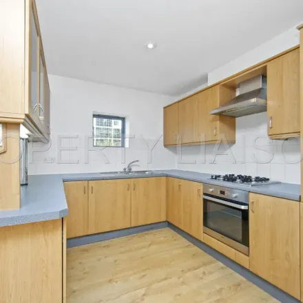 Image 4 - Canary Wharf College - Crossharbour, 7 Selsdon Way, Millwall, London, E14 9GL, United Kingdom - Apartment for rent