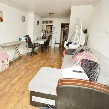 Image 3 - 25 St. Mary's Road, Watford, WD18 0DR, United Kingdom - Townhouse for sale