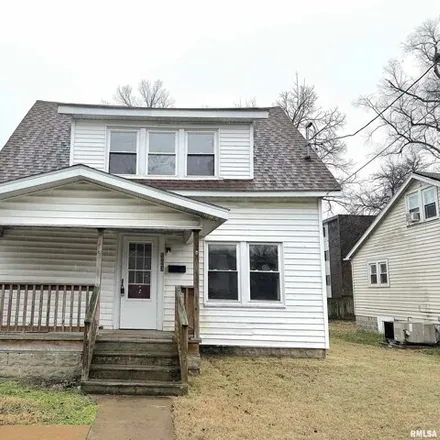 Buy this 3 bed house on 505 Hayes Avenue in Carbondale, IL 62901