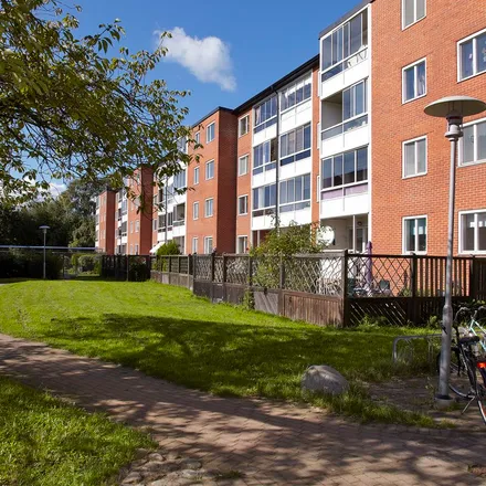 Rent this 4 bed apartment on Professorsgatan 9f in 214 58 Malmo, Sweden