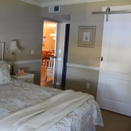 Rent this 2 bed condo on Apollo Beach in FL, 33572