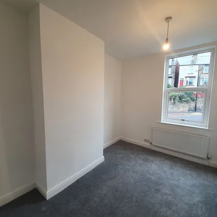 Image 4 - Loxley Road, Sheffield, S6 4WA, United Kingdom - Apartment for rent