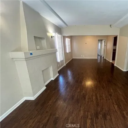 Image 2 - 7924 South Normandie Avenue, Los Angeles, CA 90044, USA - House for sale