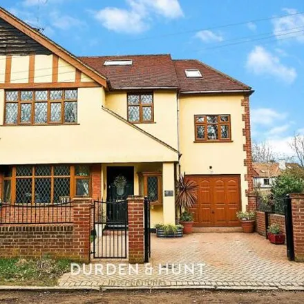 Buy this 6 bed duplex on 13 Lodge Villas in London, IG8 9DR