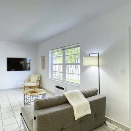Image 3 - 815 Northeast 18th Avenue, Sunrise Key, Fort Lauderdale, FL 33304, USA - House for rent