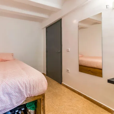 Rent this 5 bed room on Carrer de Sant Antoni Abat in 13, 08001 Barcelona