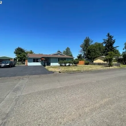 Buy this 3 bed house on 504 South Cole Avenue in Molalla, Clackamas County