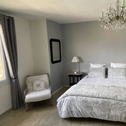 Rent this 2 bed house on 04500 Sainte-Croix-du-Verdon