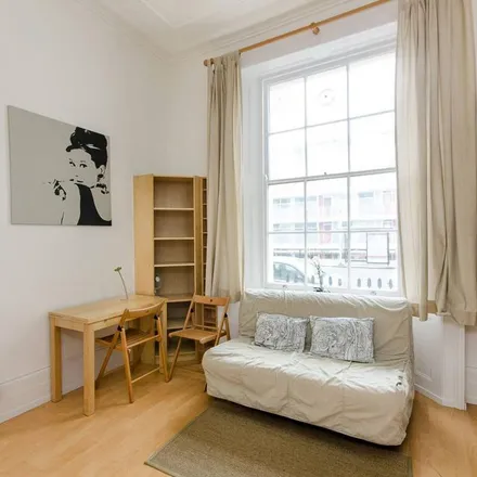 Image 8 - 74 Claverton Street, London, SW1V 3BH, United Kingdom - Apartment for rent