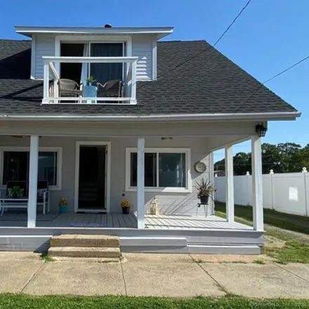 Rent this 3 bed house on 210 D Cosey Beach Avenue in Momauguin, East Haven
