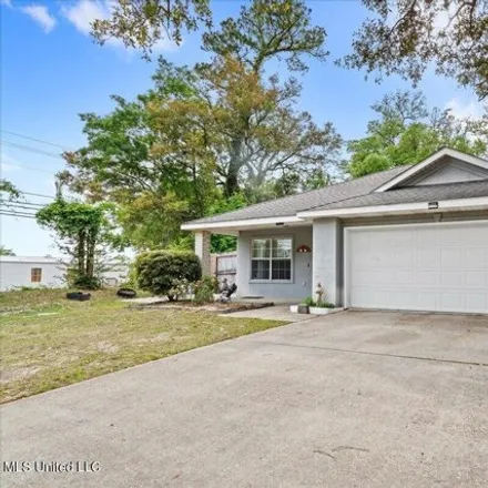 Rent this 3 bed house on 11027 Oakcrest Drive in D'Iberville, Harrison County