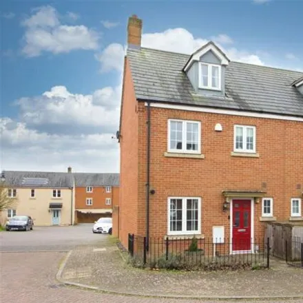 Buy this 4 bed townhouse on 35 Palmer Road in Devizes, SN10 2FJ