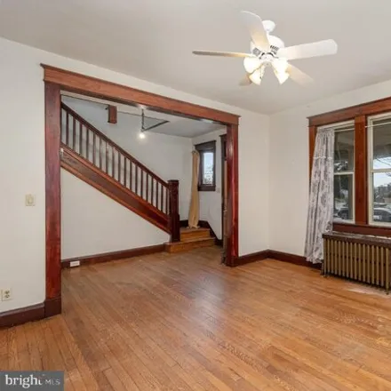 Image 8 - 6605 Old Harford Road, Baltimore, MD 21214, USA - House for sale