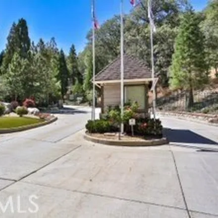 Image 3 - North Bay Road, Lake Arrowhead, CA 92352, USA - Condo for sale