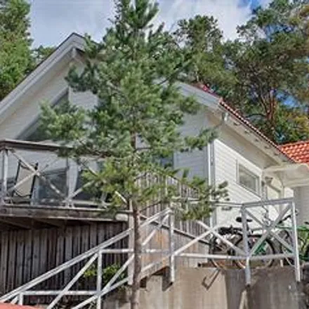 Rent this 3 bed house on Storövägen 7 in 131 42 Huddinge, Sweden