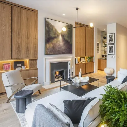 Rent this 4 bed duplex on 8 Elsworthy Road in Primrose Hill, London