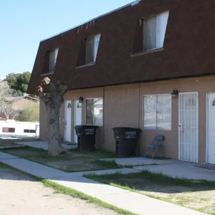 Buy this studio house on 123 Arden Avenue in Wofford Heights, Kern County