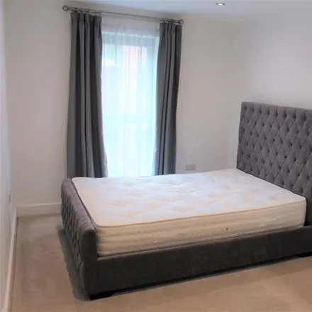 Rent this 2 bed apartment on Benham & Reeves in Kew Bridge Road, London