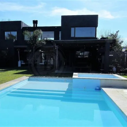 Rent this 4 bed house on unnamed road in Partido de Tigre, Dique Luján