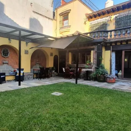 Rent this 2 bed house on Calle del Fresno 25 in Colonia Chimalistac, 01070 Santa Fe